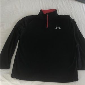 Boys Under Armour pullover size M